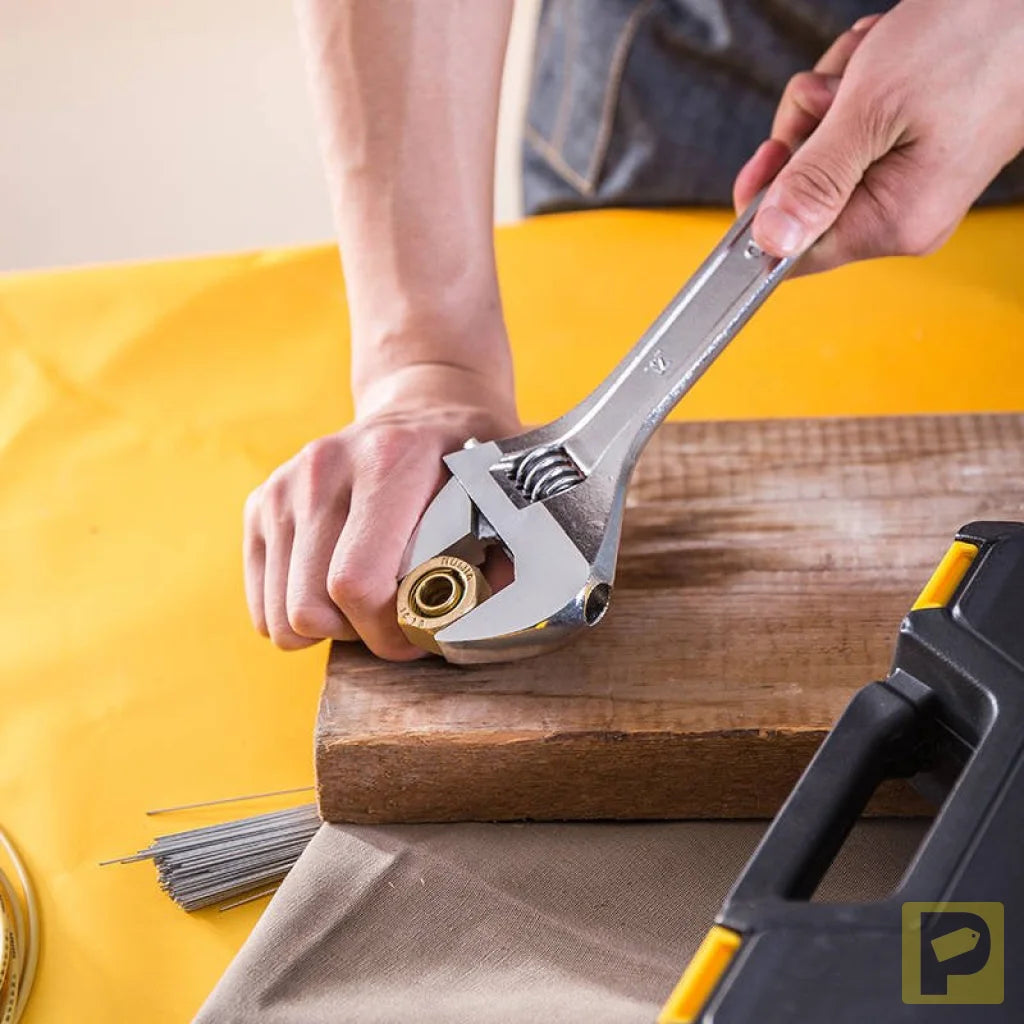 Adjustable Spanner 12" Deli Tools EDL012A (silver)